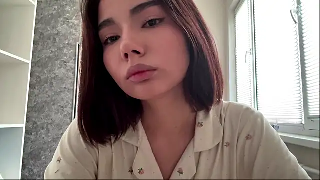 Snapshot of MarylnMonnier chatting on May 2026 10:10:01 AM MarylnMonnier online show from May 2026 10:10:01 AM