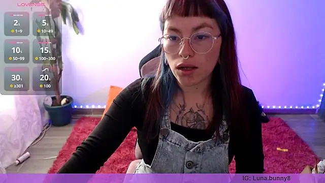 Nyxie8 online show from May 2026 08:04:02 PM