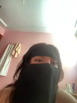 Loora8 online show from June 2026 12:07:01 PM