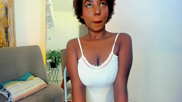 Kiara Curls online show from July 2026 11:34:01 AM
