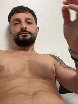 Damiannn33 online show from April 2026 09:02:02 PM