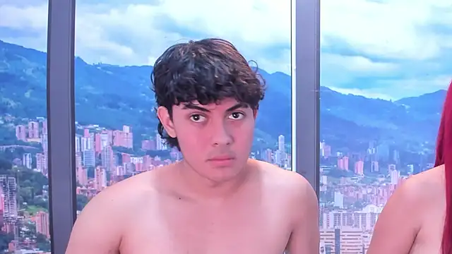 LunnaAndLiam online show from April 2026 10:04:02 PM