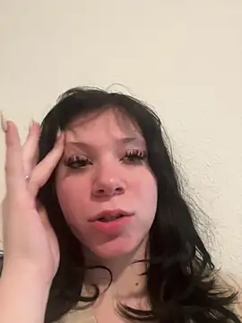 kaygbbmama online show from April 2026 01:37:02 PM