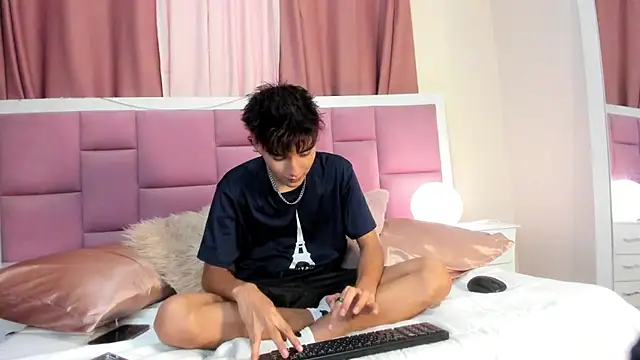 Snapshot of christopher_robin4 chatting on May 2026 07:30:02 PM christopher robin4 online show from May 2026 07:30:02 PM