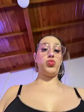 RenataVelasquez online show from July 2026 04:15:01 AM