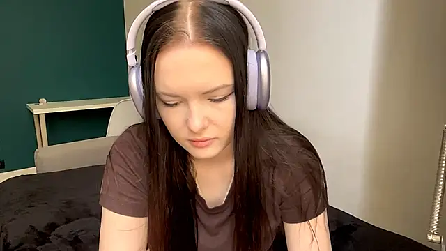 AmbientInvalid online show from May 2026 10:01:01 AM