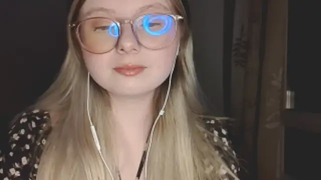 YukiBlush online show from April 2026 05:52:02 PM