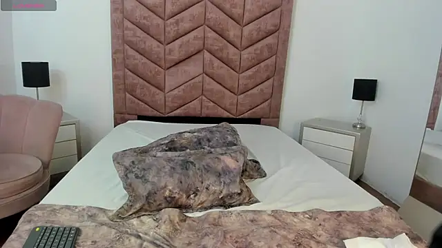 CoralRuiz online show from May 2026 08:36:01 PM