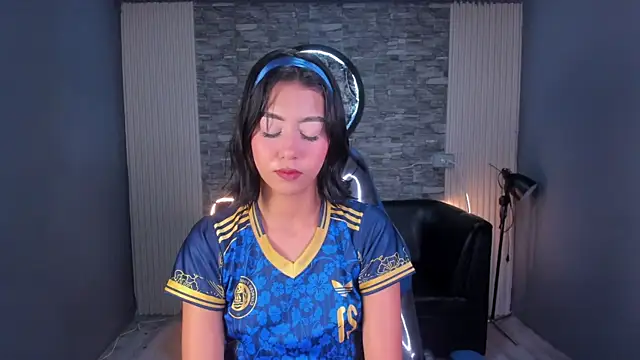 gemma 19  online show from May 2026 09:22:01 PM