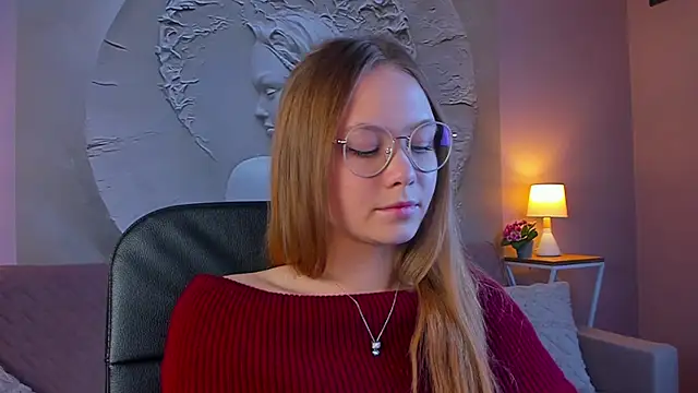 FloraLarsson online show from May 2026 03:41:02 PM
