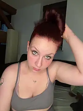 Snapshot of CuteBeaX chatting on June 2026 06:33:01 PM CuteBeaX online show from June 2026 06:33:01 PM
