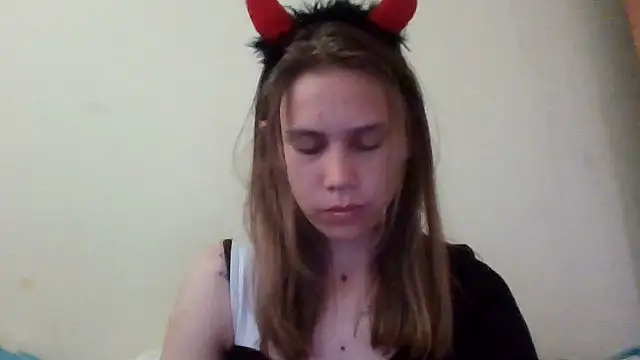 Lisahoppii online show from May 2026 05:08:01 PM