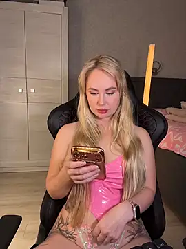 Snapshot of Kitty-Kelsi chatting on June 2026 09:19:02 AM Kitty-Kelsi online show from June 2026 09:19:02 AM
