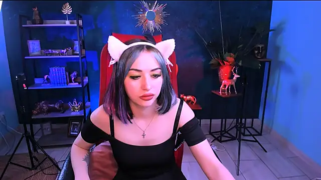 EdnaWilson online show from May 2026 01:49:02 PM