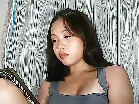 Snapshot of Yours_AsianPinayGirl18 chatting on July 2026 10:36:02 AM Yours AsianPinayGirl18 online show from July 2026 10:36:02 AM