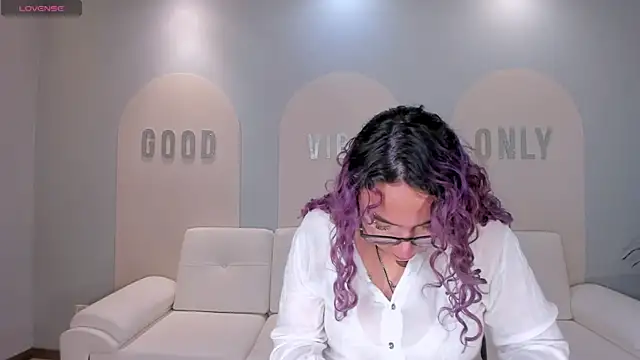 LoiseHarper online show from May 2026 05:30:02 PM