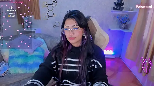 mia smoke  online show from May 2026 12:35:01 PM