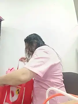 SAMANTHA--02 online show from May 2026 12:47:02 PM
