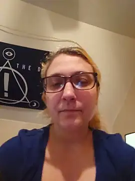 Thatonebinch online show from May 2026 09:22:01 PM