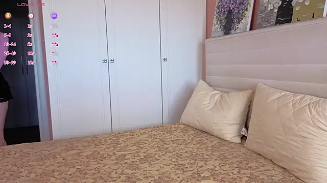 Chanelbayerr online show from June 2026 12:43:01 PM