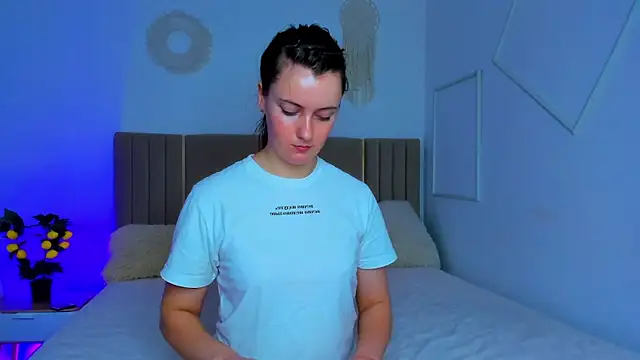 Cutie blushh online show from May 2026 12:13:01 PM