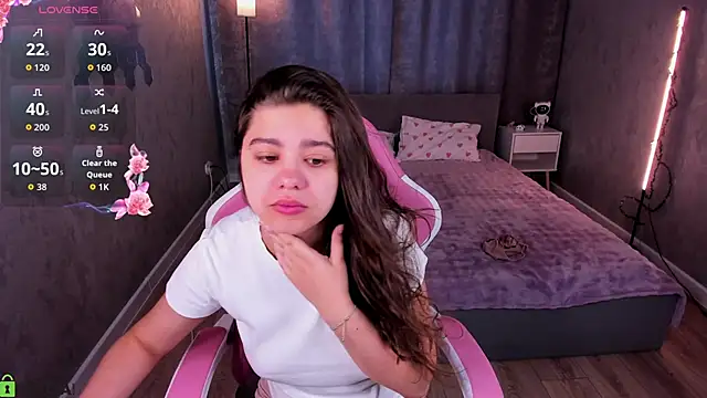 Trisha Moore online show from June 2026 01:19:02 AM