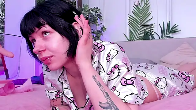 Ashley Alt online show from June 2026 06:41:01 AM