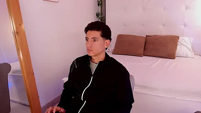 Alejo-and-Thiago online show from June 2026 01:11:01 PM