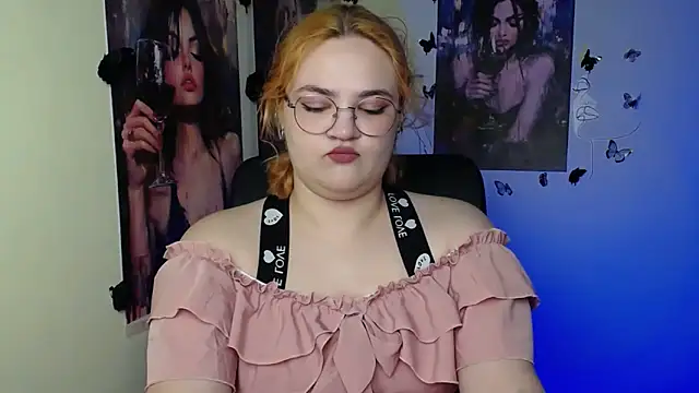 RinaRiii online show from May 2026 12:23:02 PM