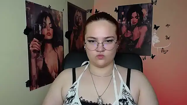 Snapshot of RinaRiii chatting on July 2026 06:12:01 PM RinaRiii online show from July 2026 06:12:01 PM