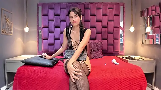 Snapshot of AlesiaLara chatting on June 2026 07:15:02 PM AlesiaLara online show from June 2026 07:15:02 PM