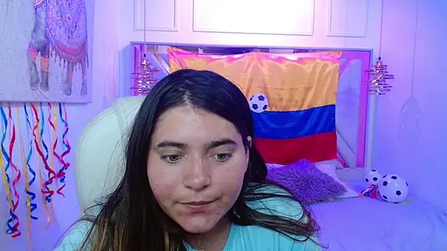 Laurha  online show from July 2026 07:35:02 PM