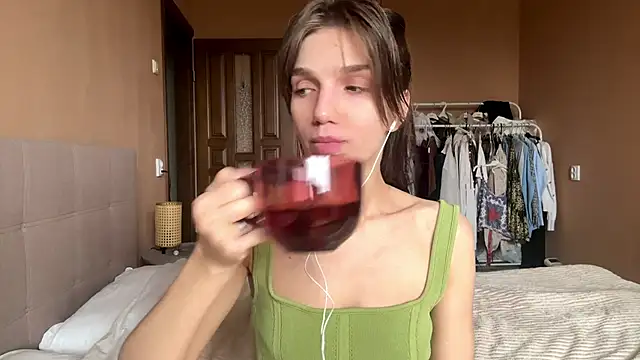 TrishIsaac online show from June 2026 07:18:01 AM