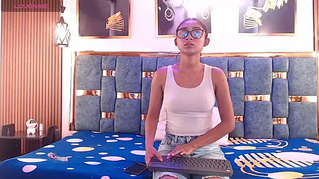 Mia konor06 online show from May 2026 10:55:02 AM