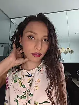 ANAMARIAMD online show from June 2026 08:06:01 PM