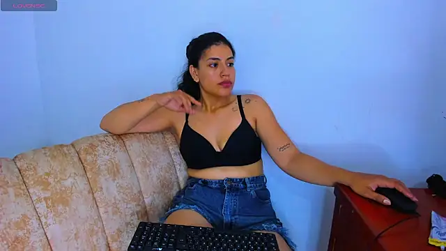 Snapshot of _sweetnenus_ chatting on May 2026 04:10:01 AM sweetnenus online show from May 2026 04:10:01 AM