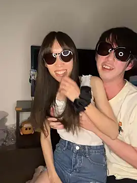 risacha online show from May 2026 03:28:01 PM