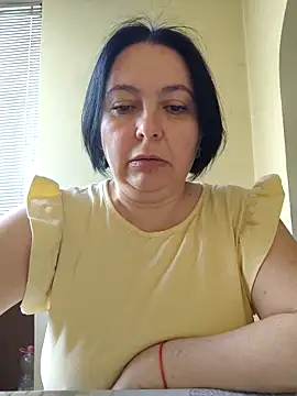 EmmaEmmy40 online show from May 2026 03:29:02 PM