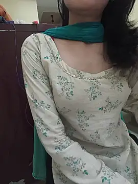 zoya baby  online show from July 2026 03:32:01 PM