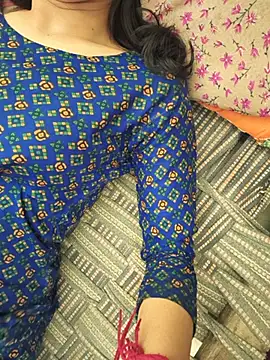 zoya baby  online show from August 2026 03:44:01 PM