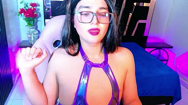 Gaby Gil  online show from June 2026 02:30:02 PM