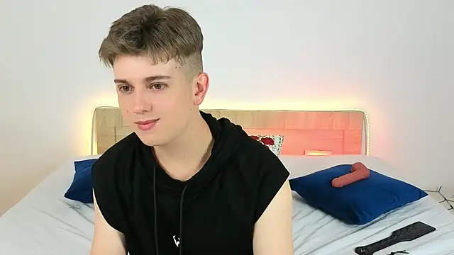 Miless Cooper online show from June 2026 03:51:02 AM