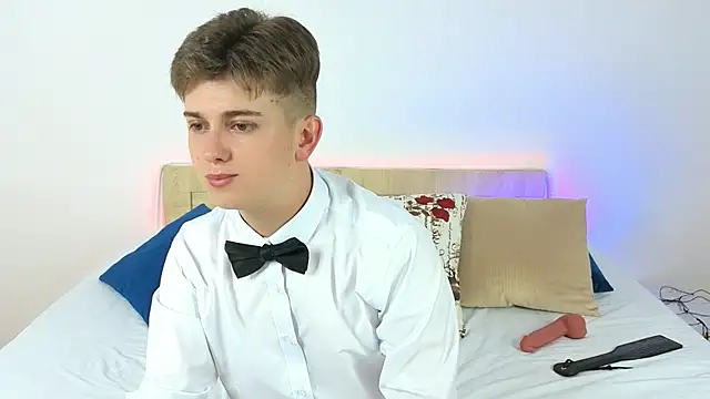 Miless Cooper online show from June 2026 03:20:02 AM