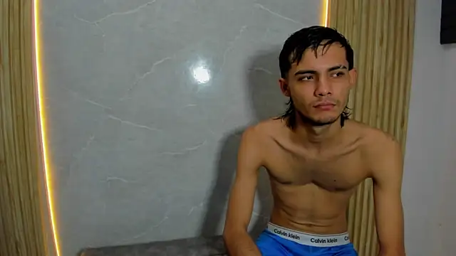 Snapshot of Fresh_Kitten chatting on May 2026 03:07:02 PM Fresh Kitten online show from May 2026 03:07:02 PM