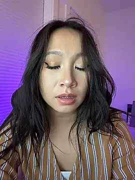 petiteTai online show from May 2026 03:46:02 AM