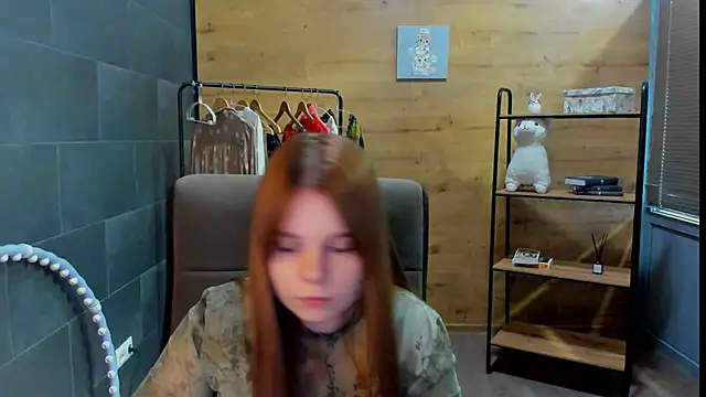 BarbaraaYoungg online show from May 2026 01:41:01 PM