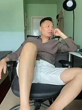 mrcake666 online show from June 2026 06:32:02 AM