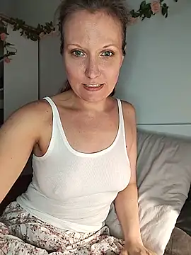 Candy Cougar online show from June 2026 12:03:02 PM