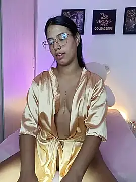 Snapshot of Raven_stonee01 chatting on June 2026 01:27:01 AM Raven stonee01 online show from June 2026 01:27:01 AM