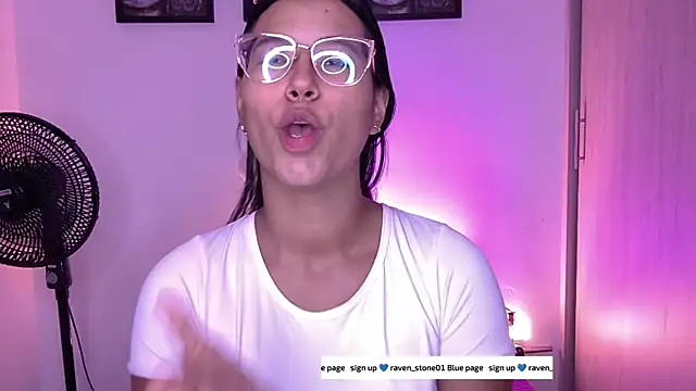 Snapshot of Raven_stonee01 chatting on July 2026 01:20:01 AM Raven stonee01 online show from July 2026 01:20:01 AM